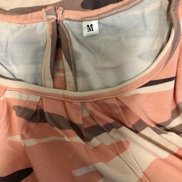 Pink camo tank top - Picture 3 of 4